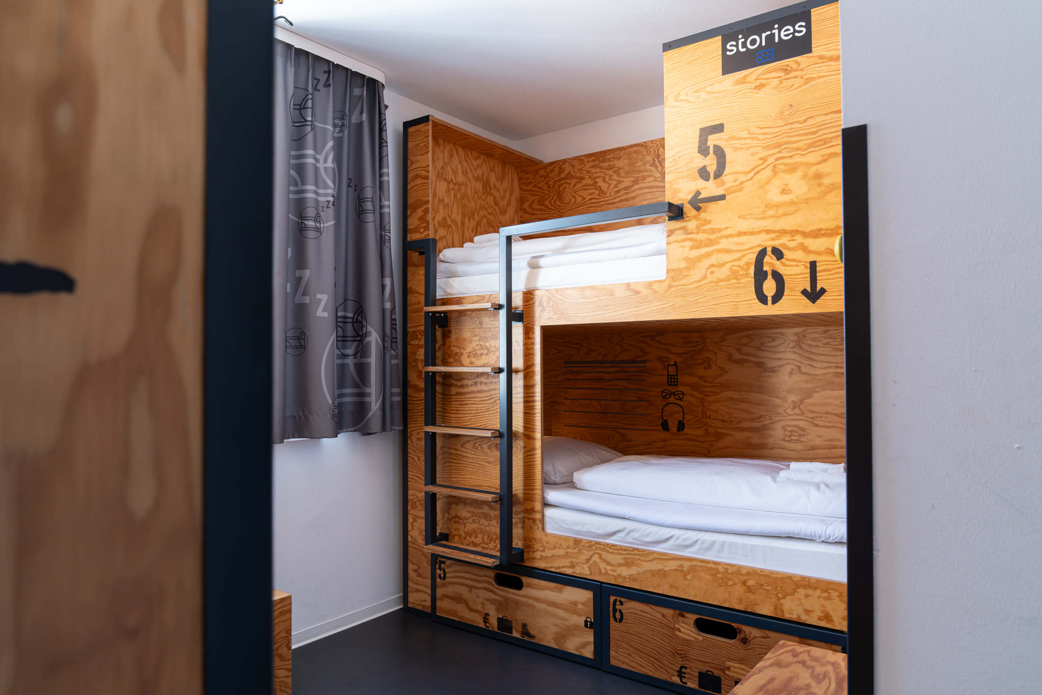 stories_Muenster_Hostel_Sechsbettzimmer_2048 (4)